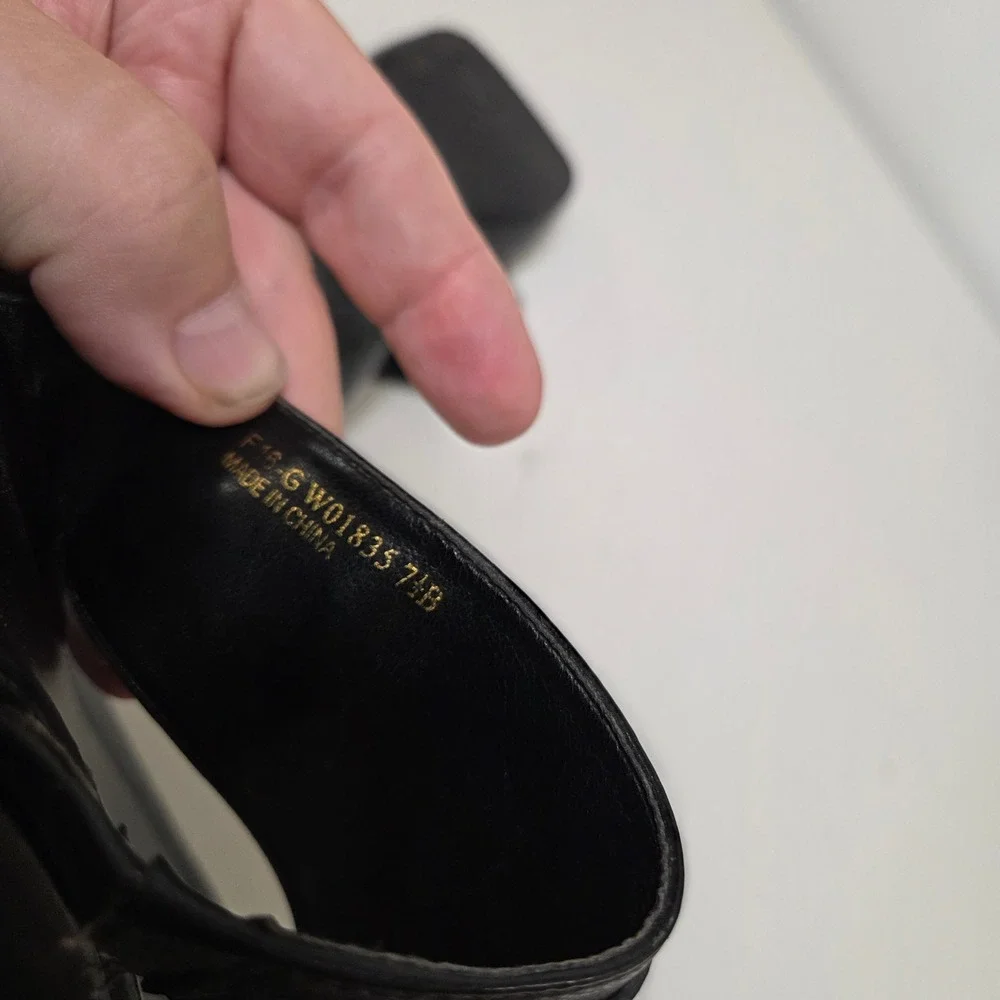 Cole Haan Grand OS Black Leather Wedge Thong Sandals Gold Hardware W01835 7.5B